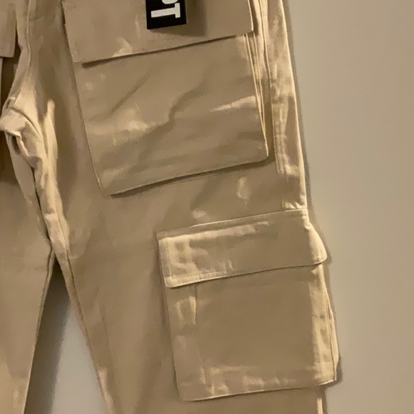 Women’s multi pocket cargos - Picture 2 of 4